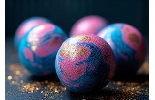 Bômbas de banho com efeito galáxia azul, rosa e dourado